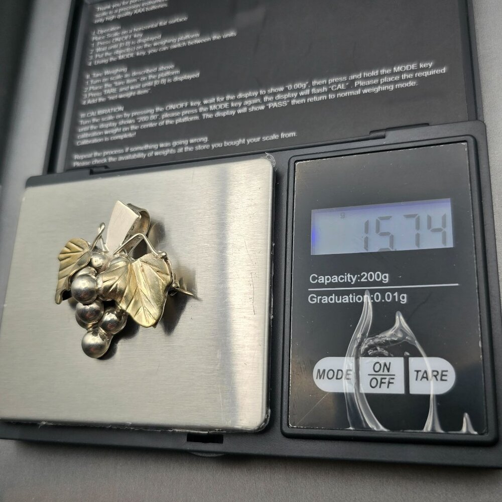VTG Sterling Silver Grapes & Gold Tone Leaves Brooch Pendant 1.5" Mexico 15.74g - Picture 8 of 9